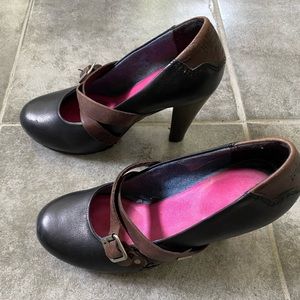 Tommy Hilfiger retro heels